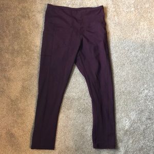 High waisted 7/8 Plum purple leggings with pockets